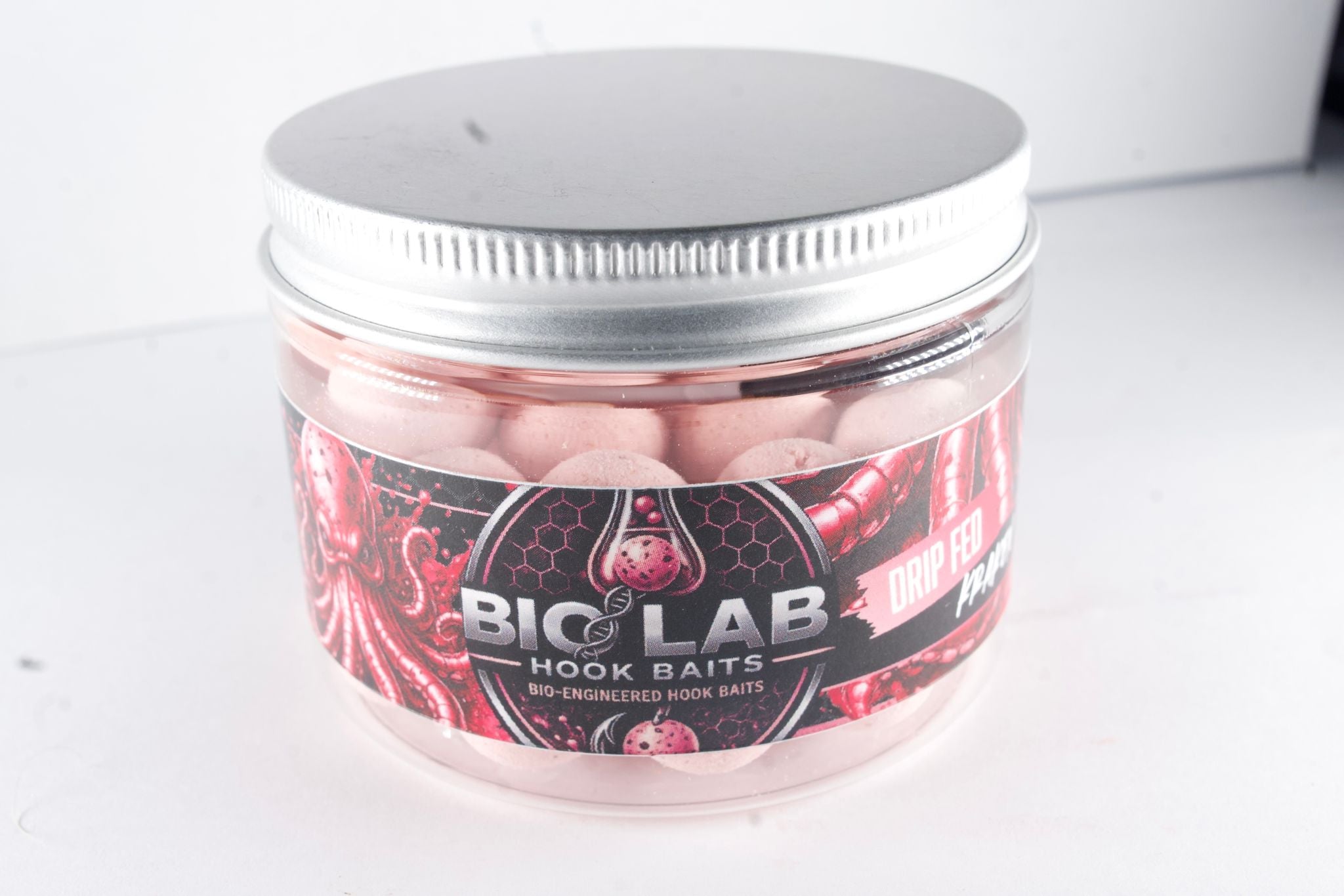 BIO LAB HOOKBAITS WAFTERS KRAKEN 15mm deliver premium attraction engineered for serious carp anglers. These semi-buoyant wafters feature a potent blend of natural flavours and bio-active compounds designed to trigger aggressive feeding responses. The 15mm size works perfectly for method feeder and hair-rigged presentations, keeping your hookbait in the strike zone where it counts. KRAKEN wafters combine complex aromas with proven fish-catching performance across varied water conditions. Crafted with BIO LAB